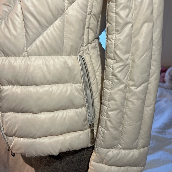 White Vince Camuto Jacket puffy Coat size small LIKE NEW - Picture 4 of 6